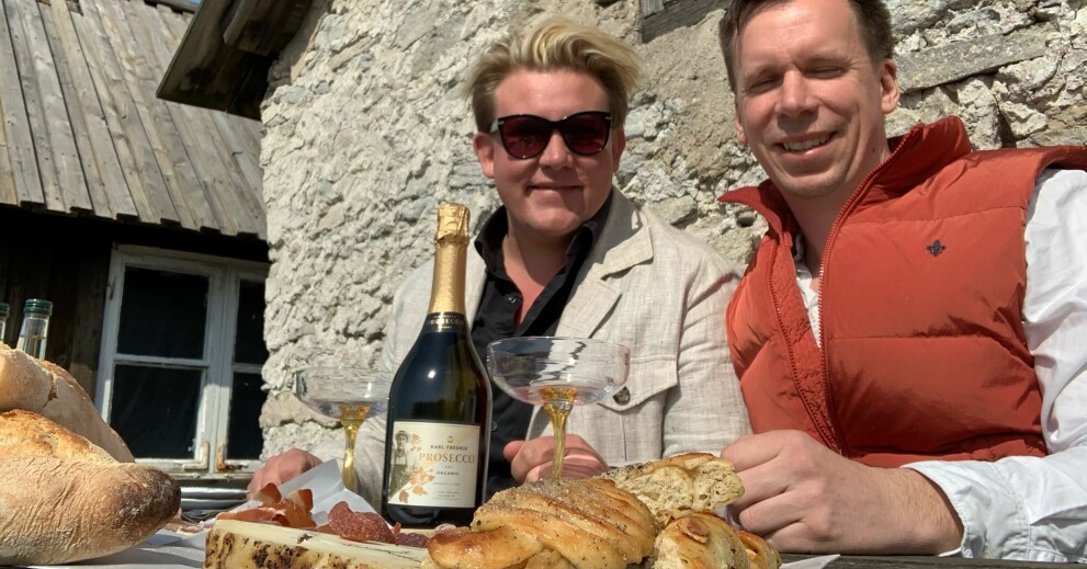 Det firades med prosecco och chark Karl Fredrik, Petter Kjellén