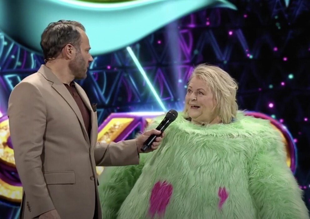 David Hellenius och Kikki Danielsson. David Hellenius med Kikki Danielsson som Monstret i Masked singer Sverige