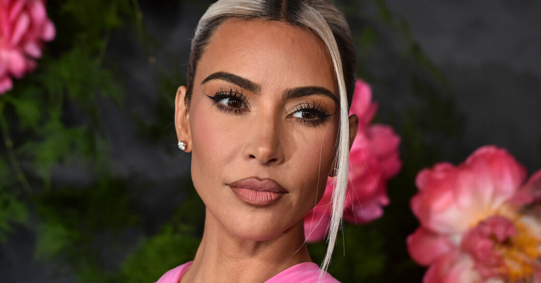 Kim Kardashian bygger på karriären som skådespelare med en roll i "American horror story". Kim Kardashian spelar i "American horror story"