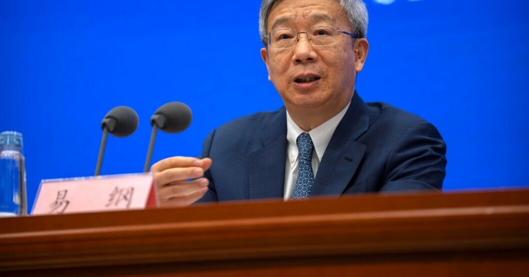 Kina behåller centralbankschefen