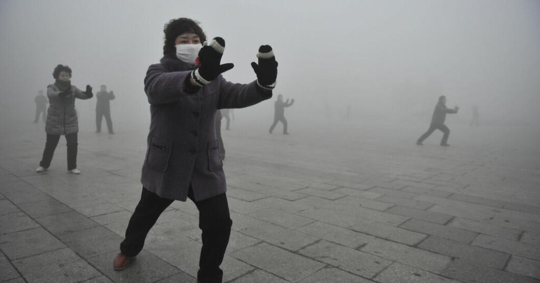Kinesiska pensionärer utövar Tai Chi i staden Fuyang 2013. Kinesiska pensionärer i ovanlig gatuprotest