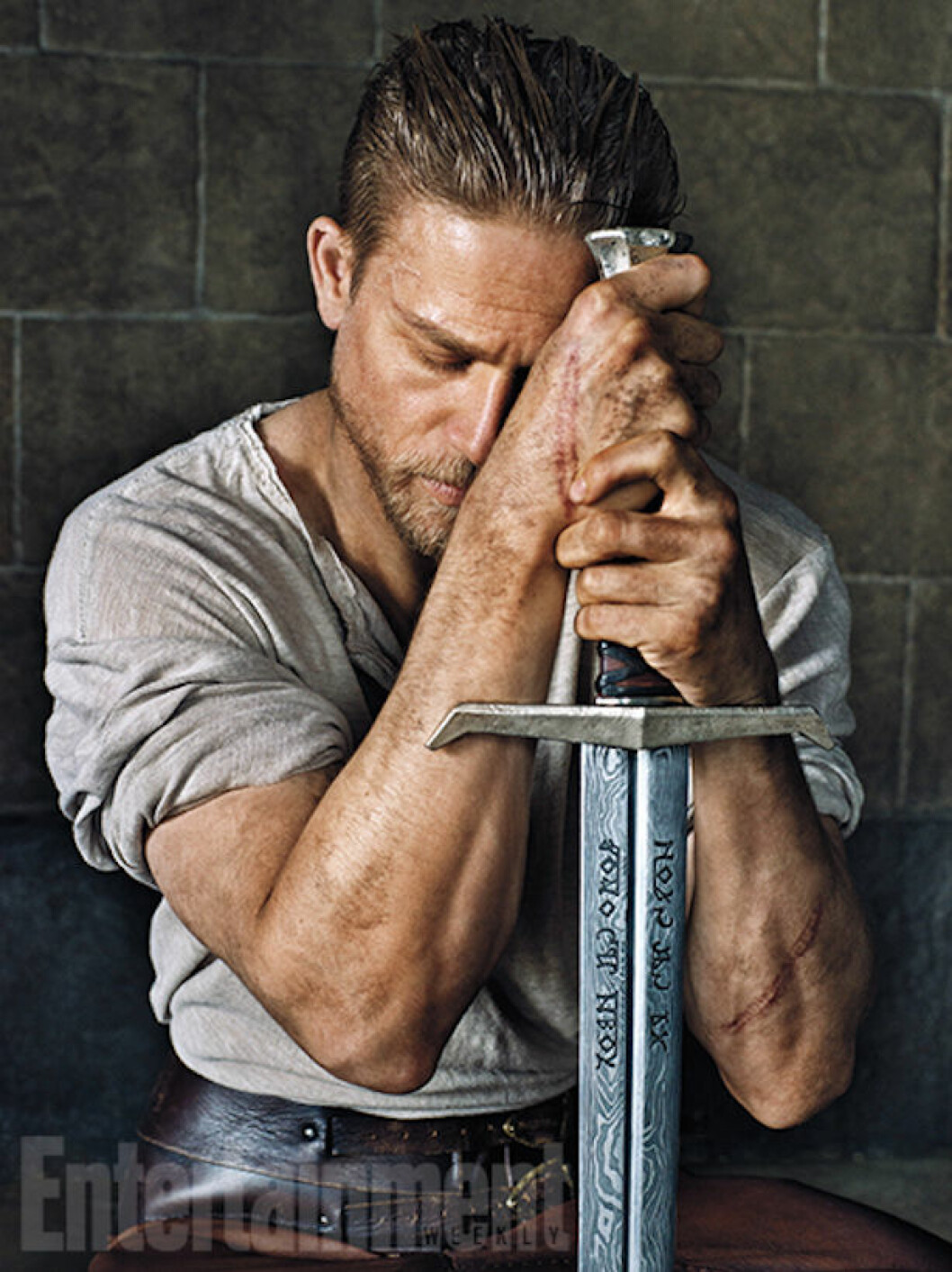 Via: <a href="http://www.ew.com/gallery/knights-roundtable-king-arthur-charlie-hunnam-portrait-gallery" target="_blank">EW</a> Via: EW
