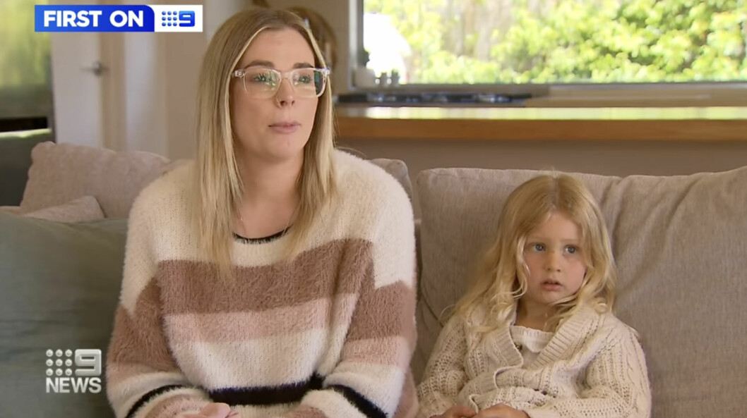 <strong>Mamman hoppas att fler föräldrar ska undvika syrligt godis i framtiden.</strong> Mamma Kirsty Wright och dottern Willow, 4.