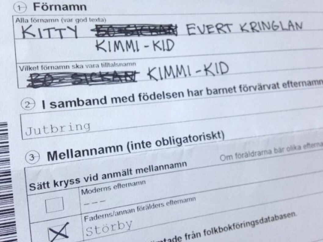 I sista sekund ångrade sig de nyblivna tvåbarnsföräldrarna och strök över namnet Bo-Sickan. Istället ska sonen heta Kimmi-Kid. Via: <a href="http://blogg.mama.nu/kittyjutbring/">Kittys blogg</a> Kittys blogg