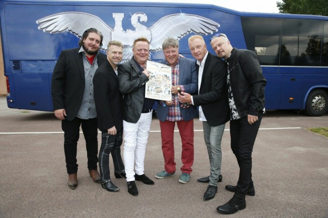 Lasse Stefanz med sin fina utmärkelse. Foto: Malin Bondeson. klaven7859.jpg