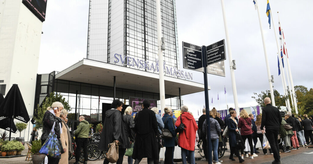 Köer till bokmässan. Arkivbild. Bokmässans grundare död