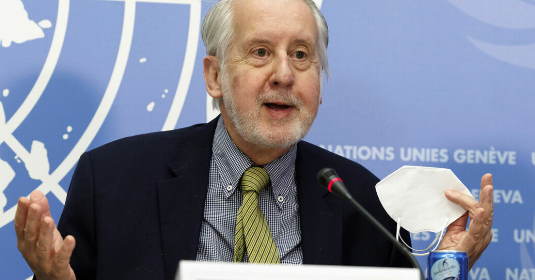 Kommissionären Paulo Pinheiro vid en pressträff i Genève. FN: Långsam hjälp i Syrien efter skalvet