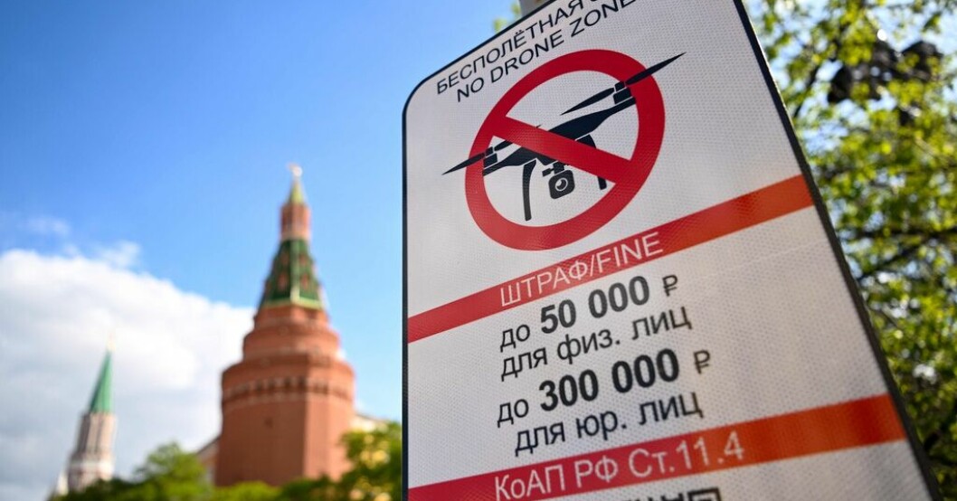 Kort efter uppgifterna om attacken förbjöd Moskvas borgmästare all drönarflygning över den ryska huvudstaden. Rysslandsexpert: Kreml-attack troligtvis ukrainsk