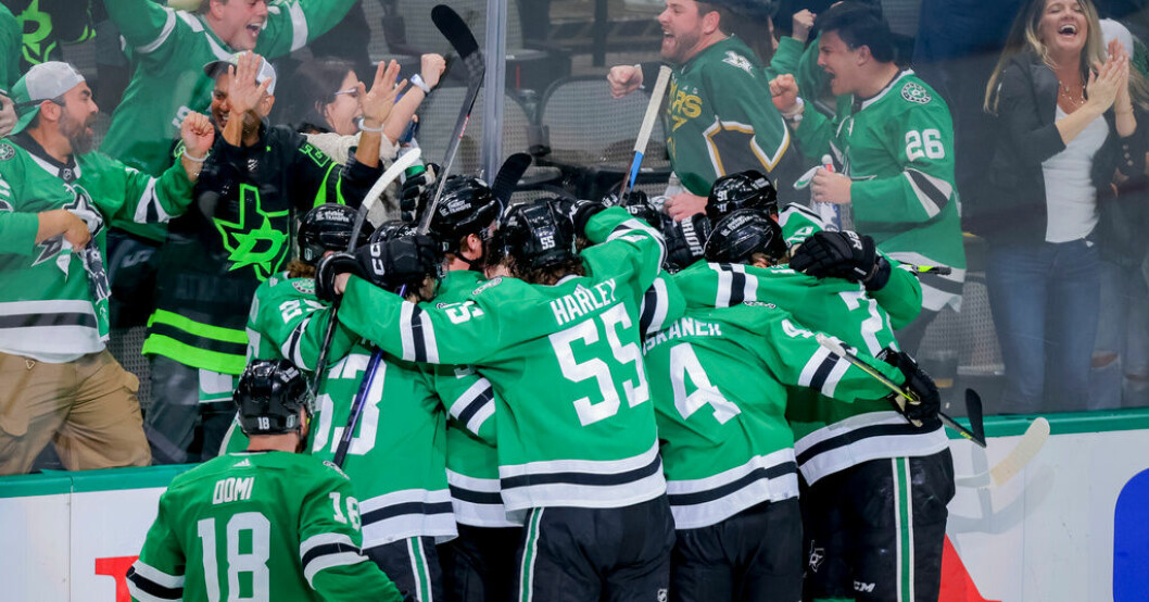 Kramkalas när det stod klart att Dallas vunnit sin första semifinalmatch. /AP/TT Dallas räddade sig kvar i Stanley Cup