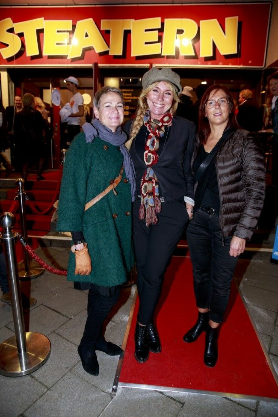 Helene Liedberg Åkesson, Anne Lundberg och Helene Köhler fick sig goda skratt. ©Fotograf Krister Hansson Malmö 20151023 Vimmel Nöjesteatern Malmö, Sälskapsresan.