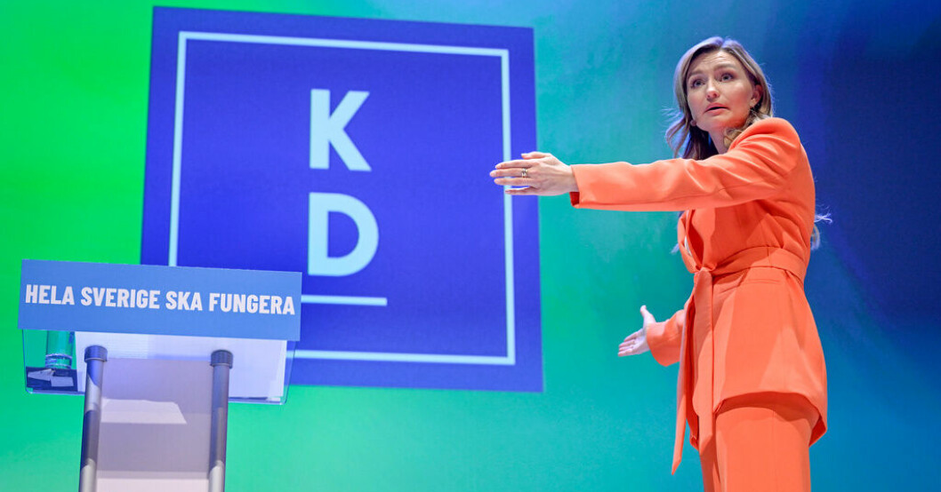 Kristdemokraterna är garanten i regeringen för att att familjens intresse alltid kommer först, säger partiledaren Ebba Busch när hon talar på partiets kommun- och regionpolitiska dagar i Örebro. Busch: Framtiden är ljus – KD kan göra skillnad