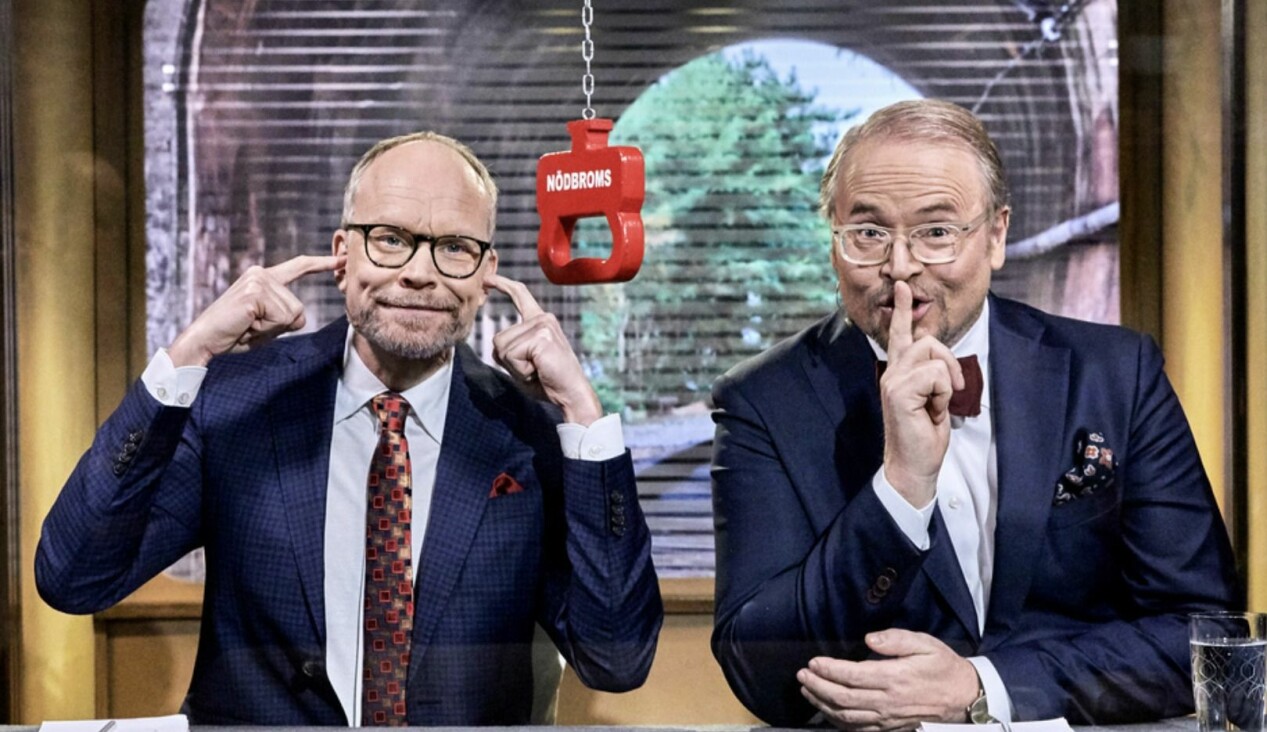 Kristian Luuk och domaren Fredrik Lindström. Kristina Luuk och Fredrik Lindström