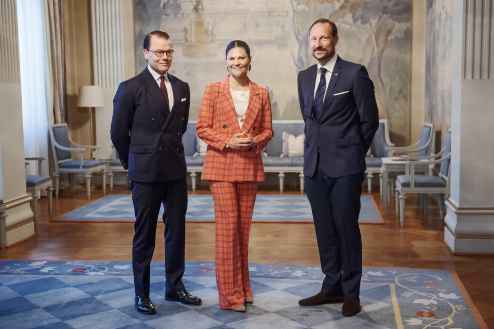 Svenska kronprinsessparet med norska kronprinsen. Kronprins Haakon och Daniel med kronprinsessan Victoria