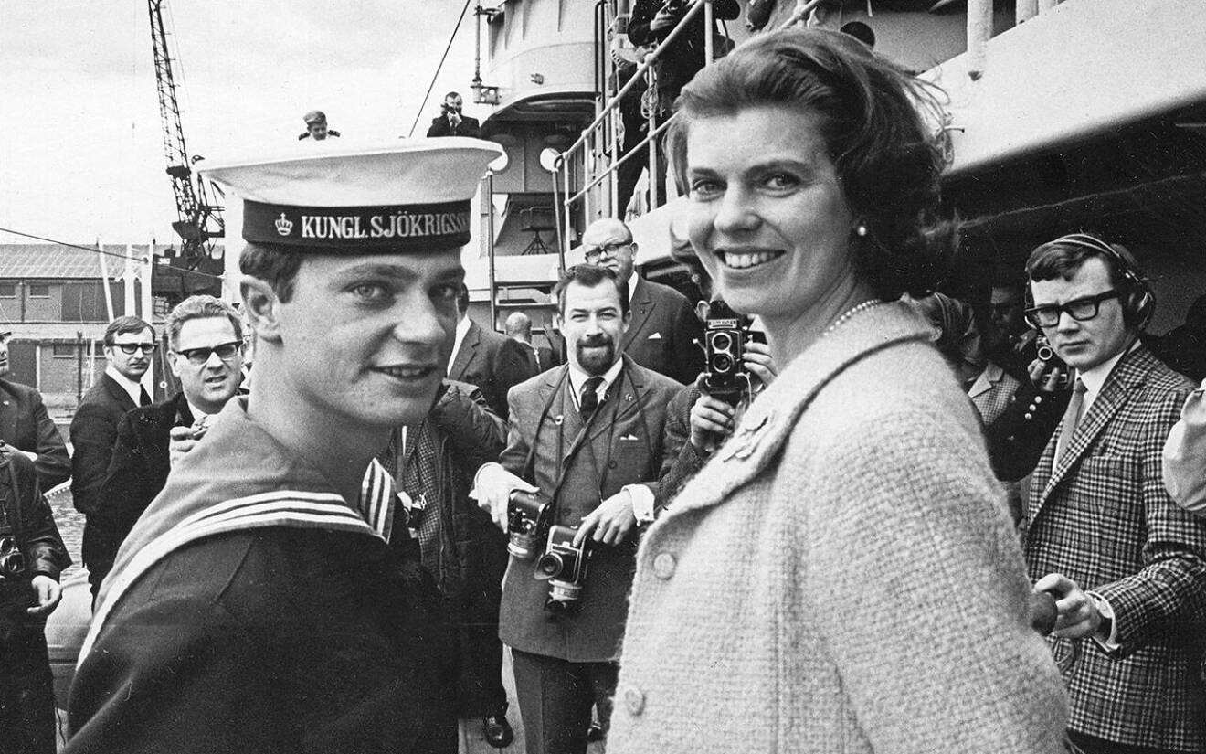 Kronprins Carl Gustaf som militär under Älvsnabben-resan 1967, här tillsammans med storasyster prinsessan Margaretha