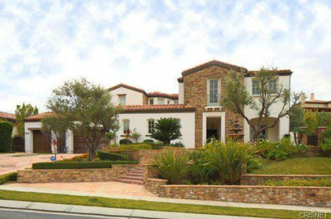 kylie-jenner-new-house-photos-011-480w