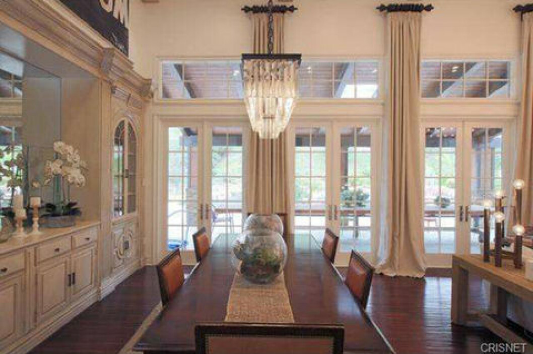 kylie-jenner-new-house-photos-0112-480w