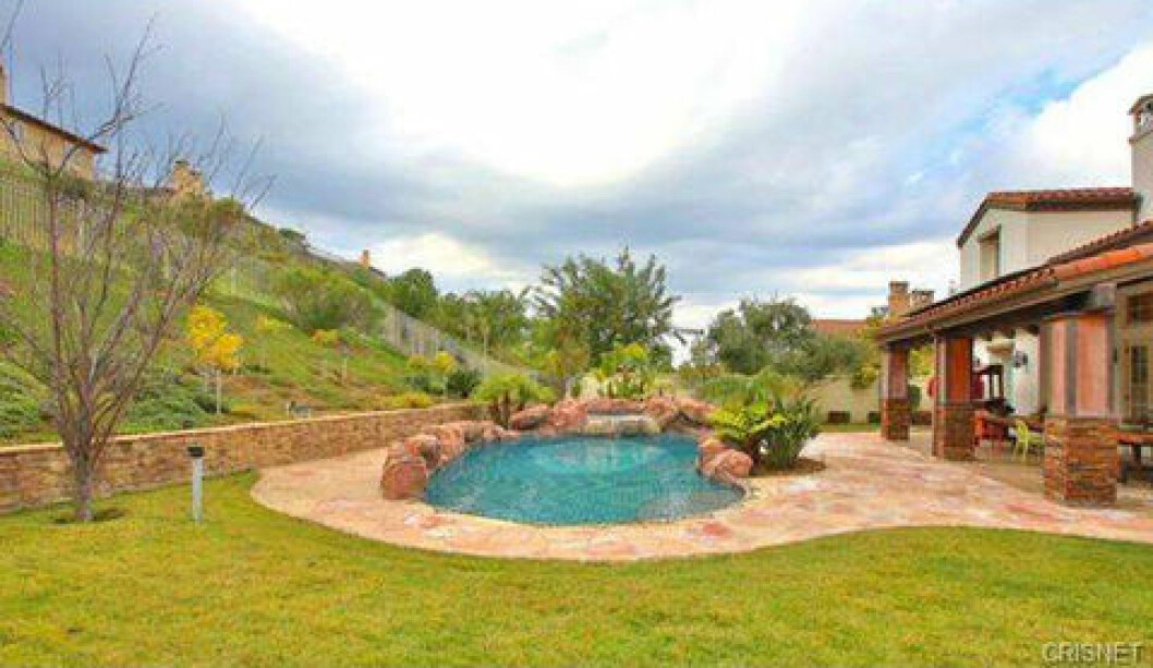 kylie-jenner-new-house-photos-016-480w