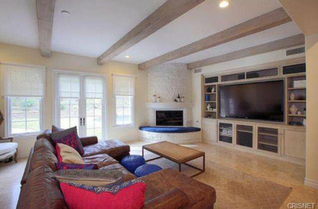 kylie-jenner-new-house-photos-019-480w