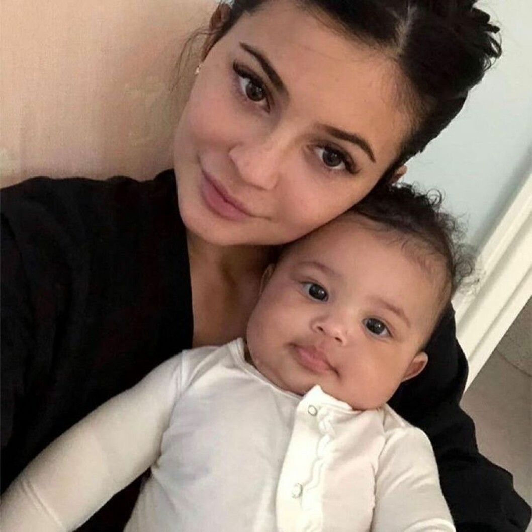 Kylie Jenner med dottern Stormi Webster. Kylie Jenner och Stormi Webster