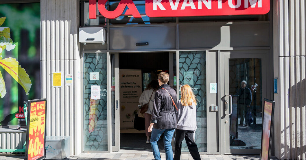Landets Ica-handlare varnas för en ökad risk för angrepp mot butiker och personal. Arkivbild. Ica varnar för hot mot handlare