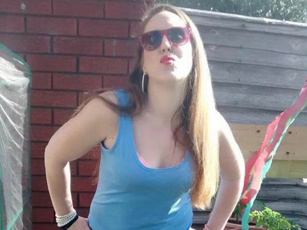 Mamman, Laura Heath, är nu en hatad kvinna i Storbritannien och när hon kom in i rättssalen då åtalet lades fram blev människor mycket upprörda. Mamman, Laura Heath, är nu en hatad kvinna i Storbritannien och när hon kom in i rättssalen då åtalet lades fram blev människor mycket upprörda.