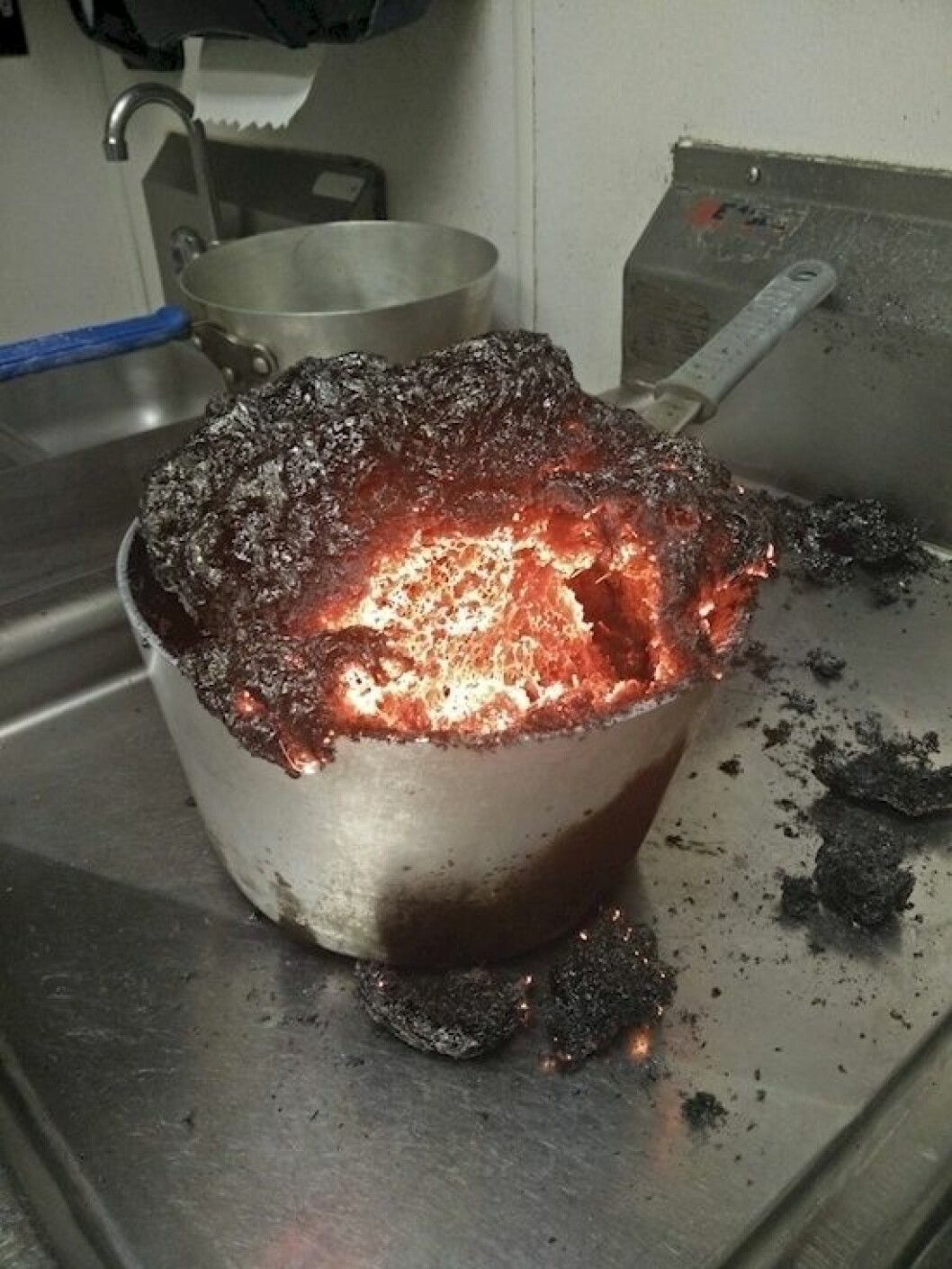 Via: <a href="http://imgur.com/itA9S0j" target="_blank">Imgur</a> lava-mat