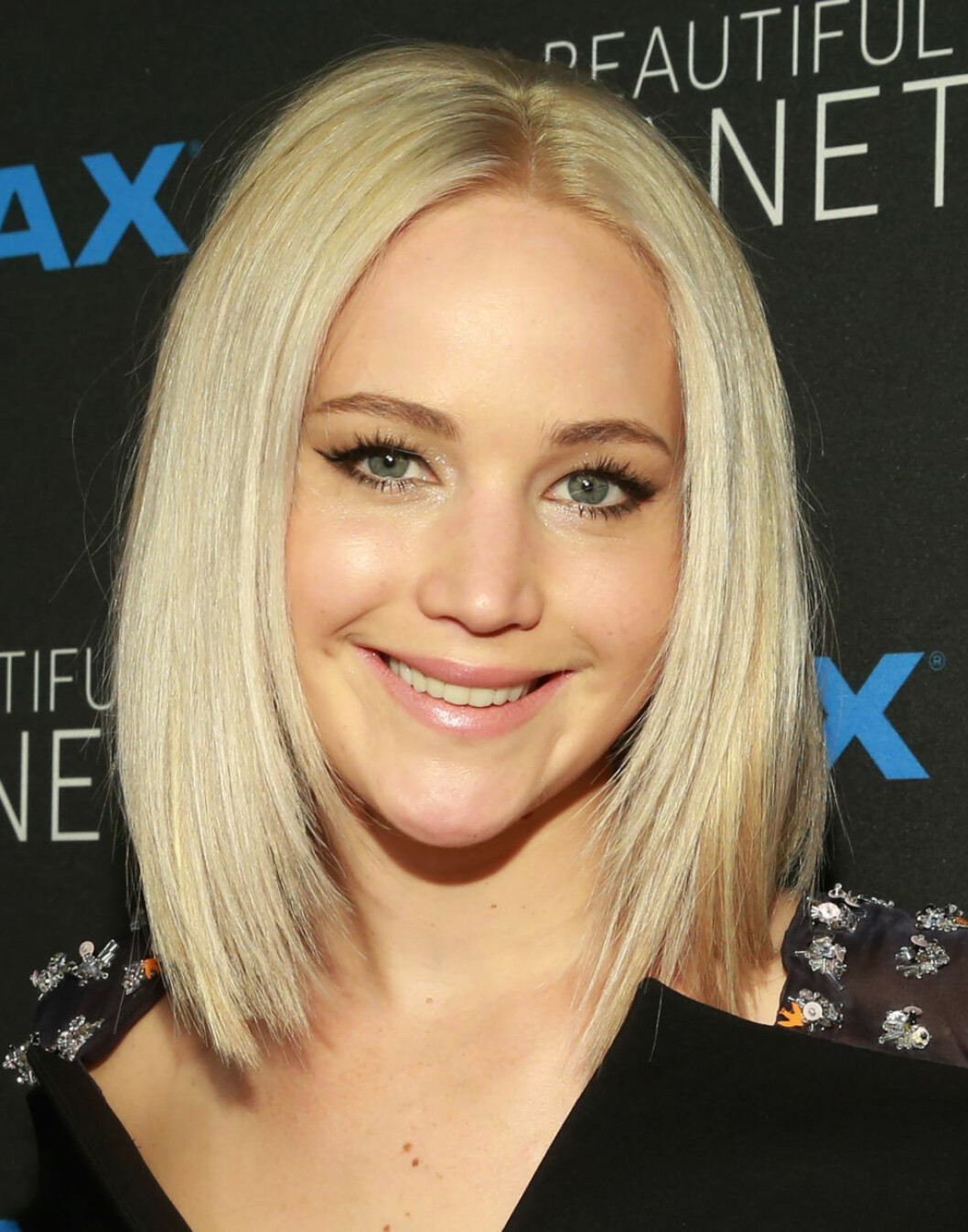 Hunger Games-stjärnan Jennifer Lawrence, 26, tjänade 386 miljoner kronor under året som gått.