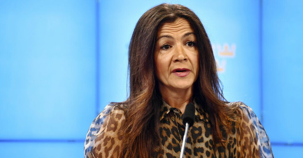 L kräver "allvarligt snack" med Björn Söder