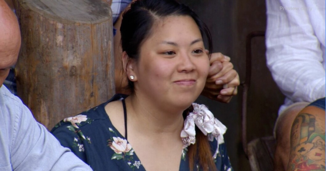 Lili blev väldigt glad när Phillip svarade rätt. Lili Pham