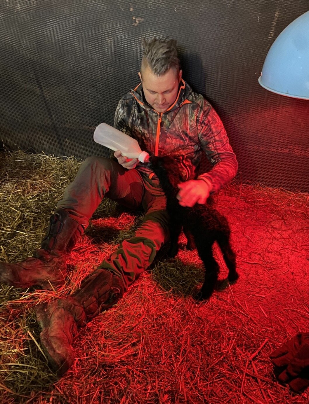 Erik Persson och Lina Ilar bor i två olika städer men träffas så fort möjlighet ges. Foto: Privat Lina Ilar