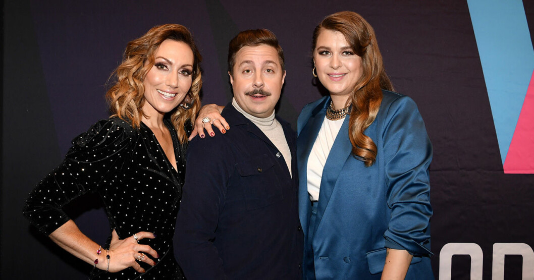 Lina Hedlund, David Sundin och Linnea Henriksson hyllades för sina programledarinsatser i Melodifestivalen 2020. Programledarna Lina Hedlund, David Sundin och Linnea Henriksson under SVT:s presentation av de artister som ska tävla i Melodifestivalen 2020.