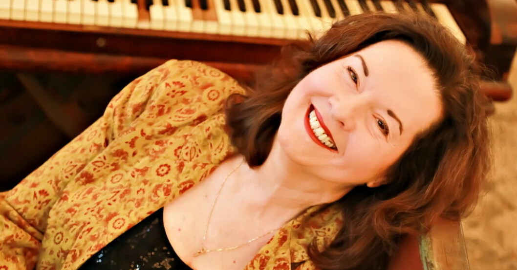 Linda Gail Lewis turnerar i Sverige med sin bror Jerry Lee Lewis musik. Jerry Lee Lewis hyllas av sin syster med turné