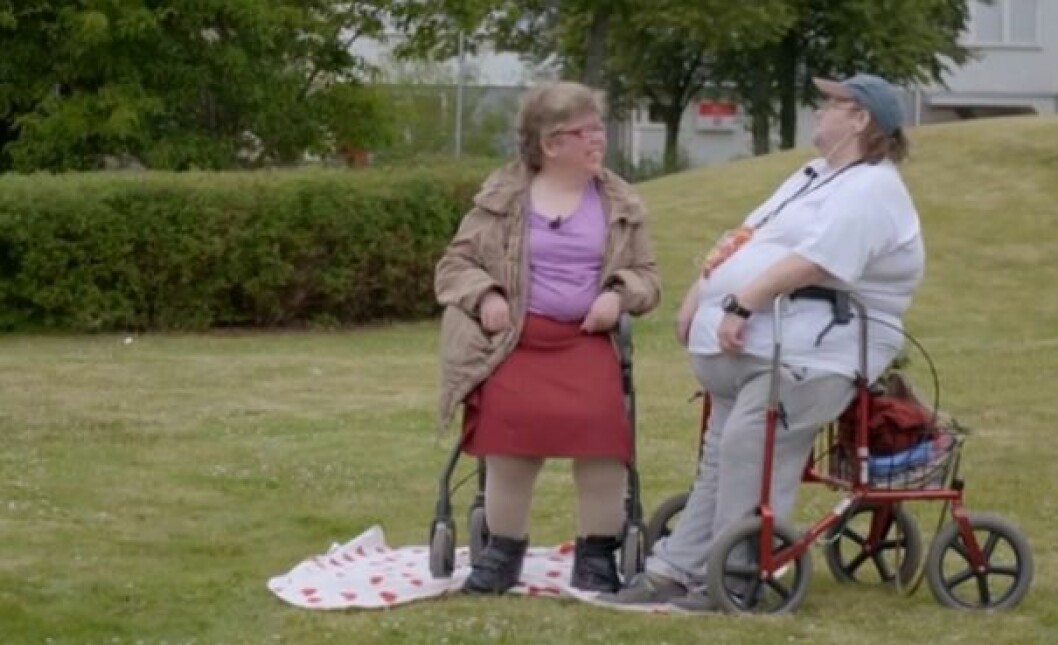 Linda och Lars-Åke på romantisk picknick. Foto: TV4 Linda och Lars-Åke på romantisk picknick. Foto: TV4