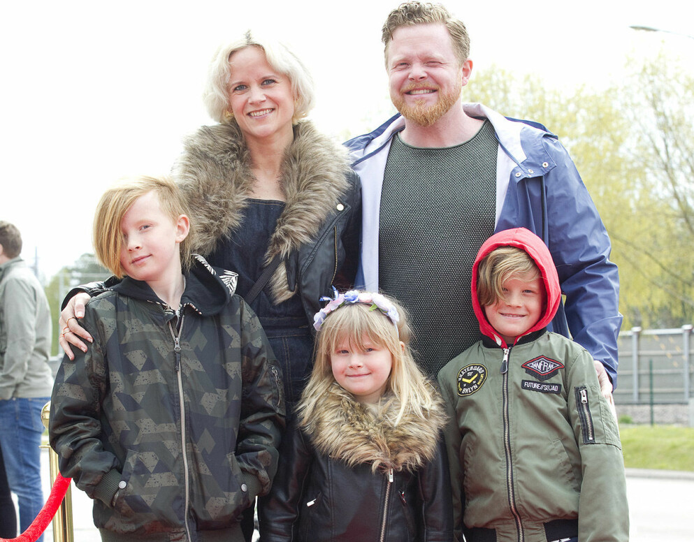 Daniel med familjen 2019. Daniel Lindström med familjen 2019.