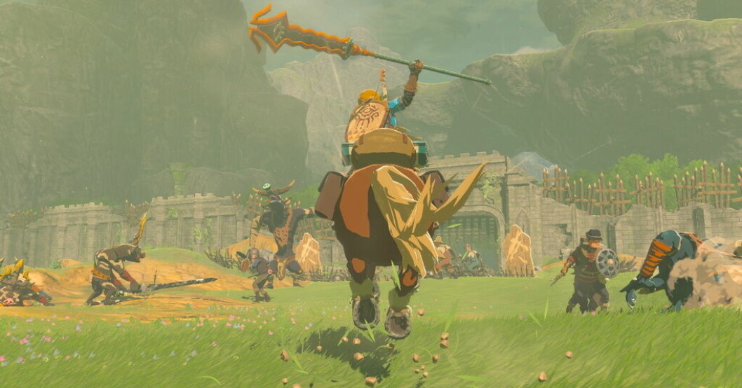 Link stormar fram i "The legend of Zelda: Tears of the kingdom". Pressbild. Spänd förväntan på nya "Zelda"