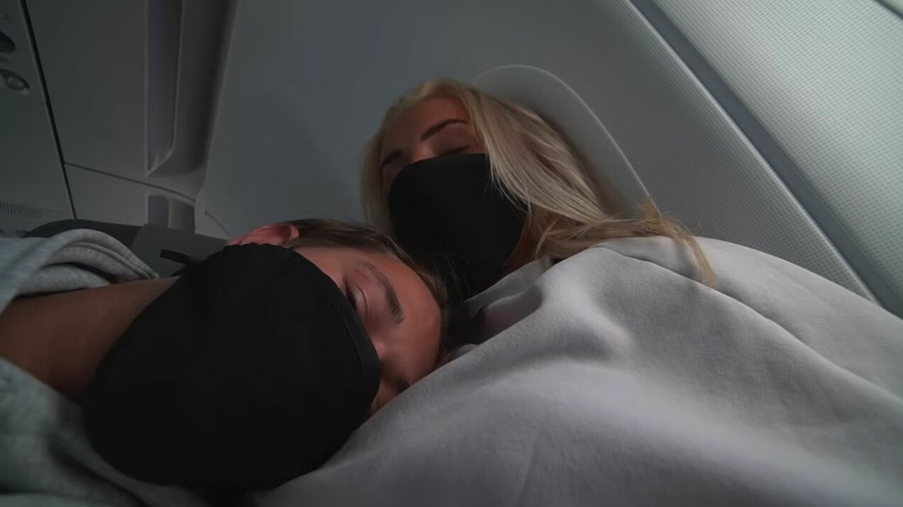 Carl Linder och Linn Ahlborg påväg till Marbella. FOTO: Youtube Linn Ahlborg och Carl Linder