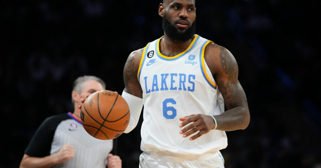Los Angeles Lakers får klara sig utan storstjärnan LeBron James den närmaste tiden. Arkivbild. Smällen: LeBron James borta minst tre veckor