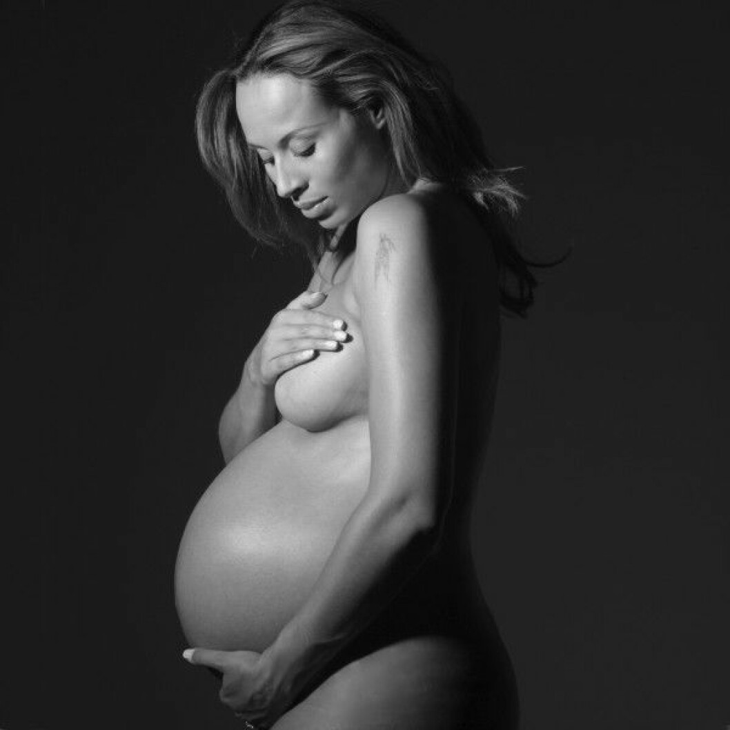 Jag gravid i nionde månaden med min son Lennox. Foto: Micael Engström Gravid i nionde månaden. Foto: Micael Engström
