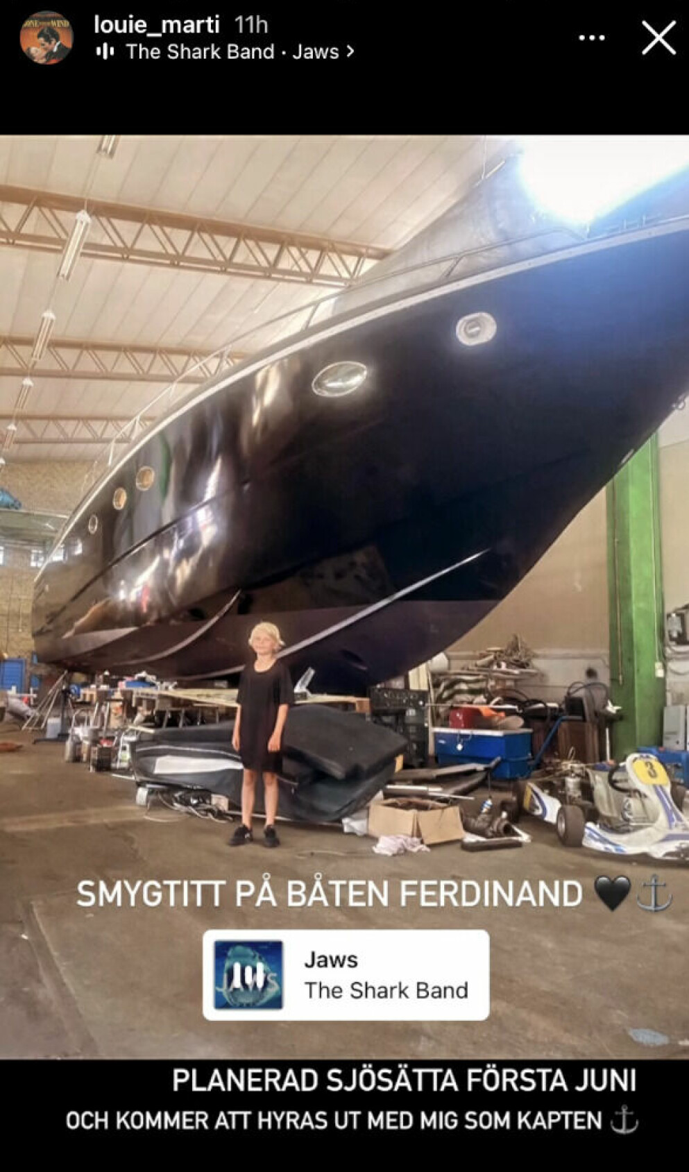 Här visar Louie Marti upp båten. FOTO: Instagram