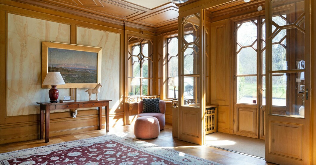 Villa Loviseberg är en bostad med 12 rum och kök. Interiören.