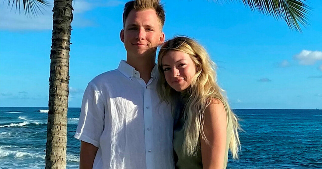 Lucas och Lauren på en strand.