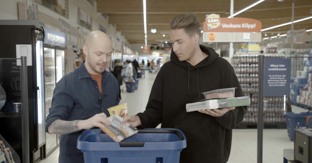 Lukas Holm väljer varukorg