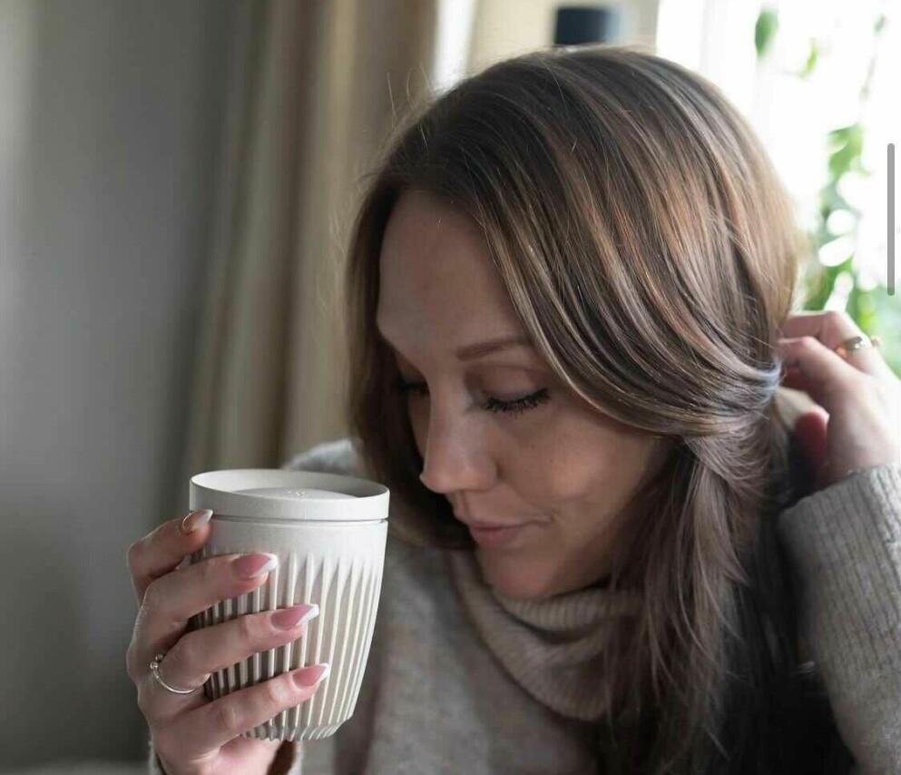 <span class=" italic" data-lab-italic_desktop="italic">Madeleine Ilmrud är numera brunett. Foto: Instagram</span>