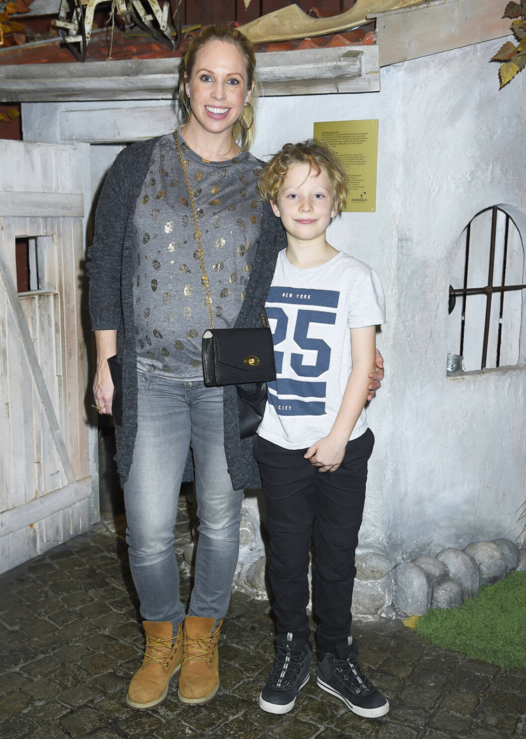Malin Gramer med Charlie. Malin Gramer med Charlie.