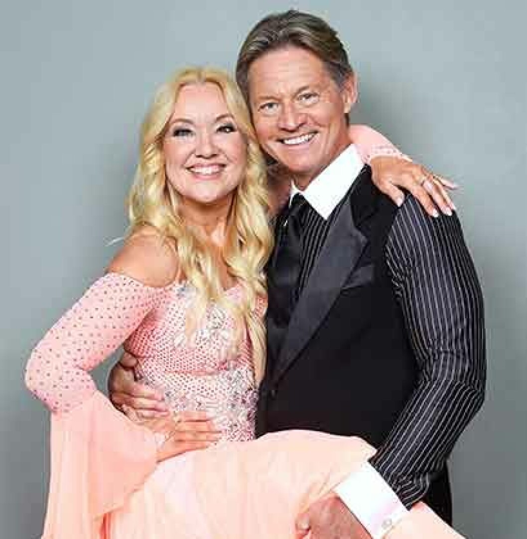Malin Watson dansade med läkaren Mikael Sandström innan han hoppade av för att hjälpa till i corona-krisen. Malin Watson med Mikael Sandström I Let's dance.