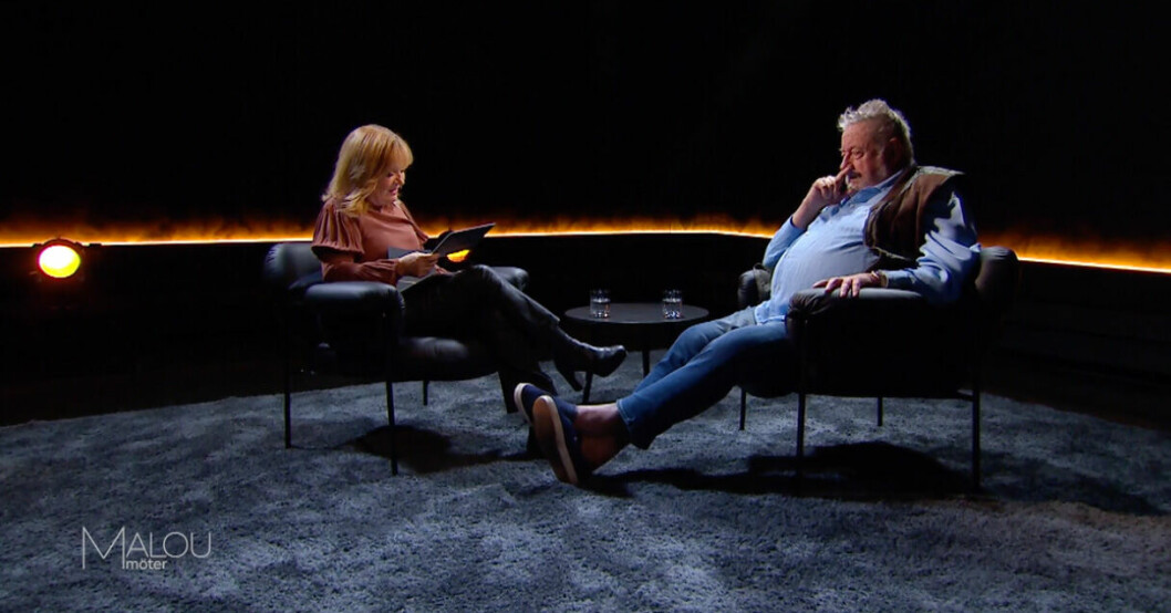 När Malou von Sivers läst upp stycket syns tårarna i Leif GW Perssons ögon. Leif GW Persson gästar Malou möter i TV4.