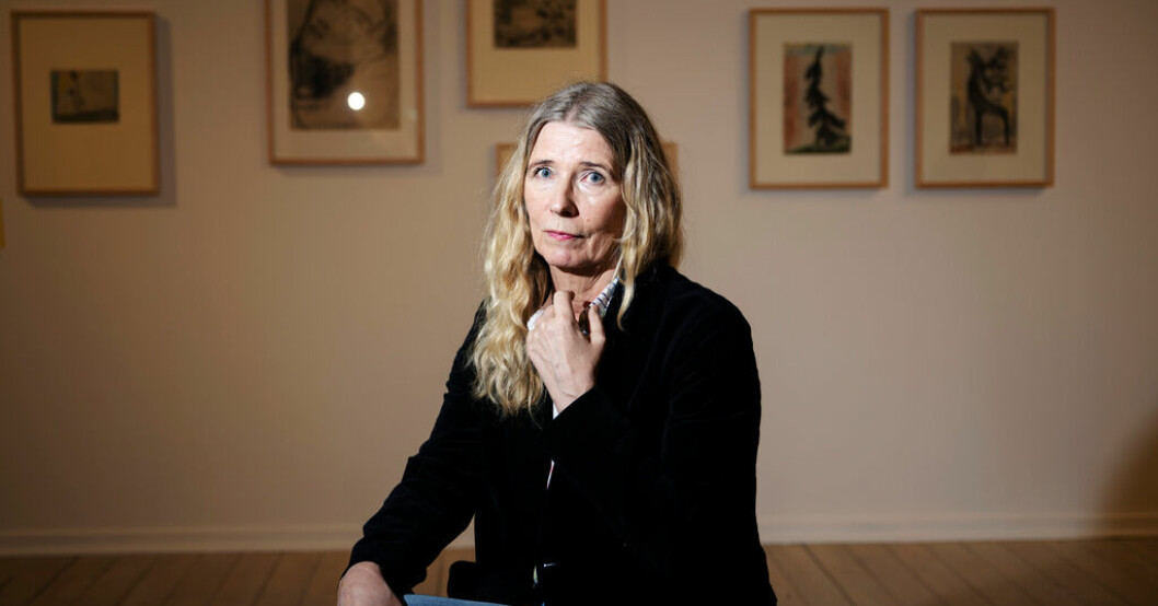 Mamma Andersson vid pressvisningen för utställningen "Tal R och Mamma Andersson – Runtom Hill" på Malmö Konstmuseum. Mamma Andersson: Hill har aldrig lämnat mig