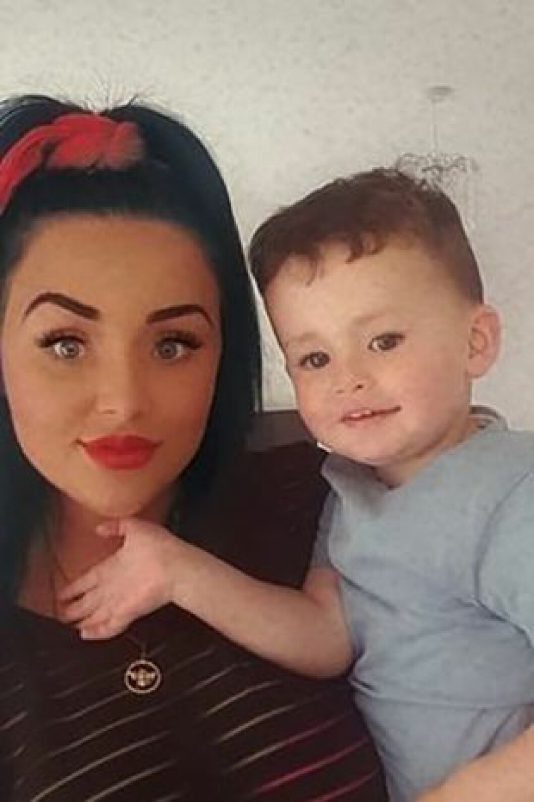 Marnie-Rea Harvey, 22. Hennes make räddade hela familjen från den traumatiska händelsen.
