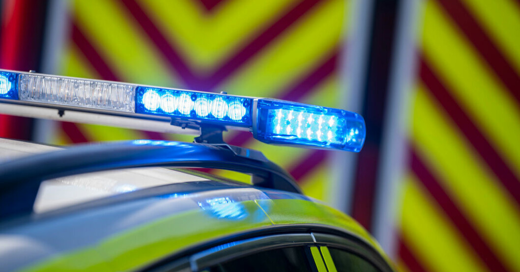 Man svårt skadad i husvagnsbrand.