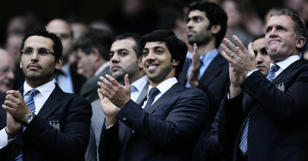 Manchester Citys ägare shejk Mansour bin Zayed al-Nahyan, mitten, grundade City Football Group som nu har köpt den brasilianska klubben Bahia. Arkivbild. City-ägarna köper sin 13:e fotbollsklubb